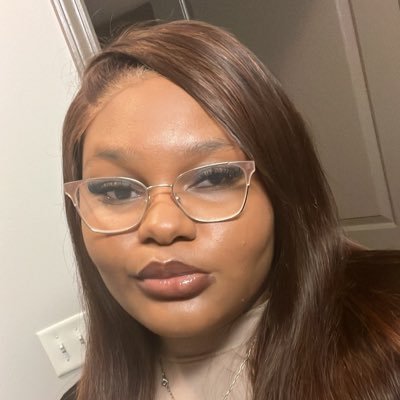 veniesha_'s profile picture. Kenyatta || Alpha woman 💖💚|| UGA Alumna 🐶|| I like to rant...a lot