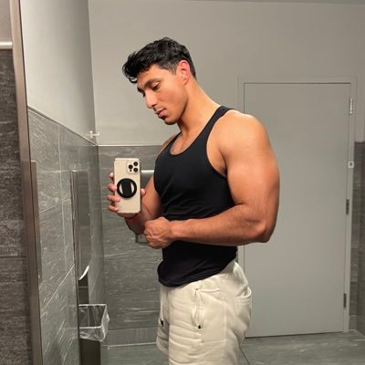 jesus_ojeda's profile picture. •NQ NPC Physique competitor •Real Estate