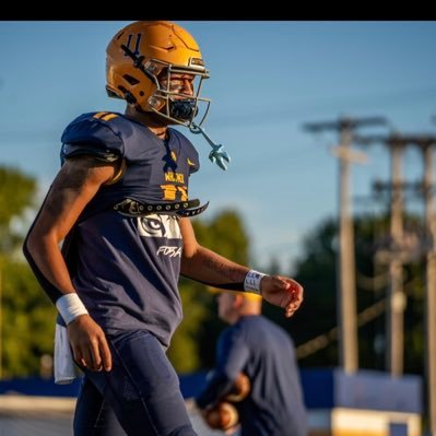 Toledo OH📍 Class of ‘23, 3.5 GPA📚6’2 195 Whitmer high school💙💛 WR, TE |Phone:419-276-4921| First- Team All TRAC, First teams district| NDC