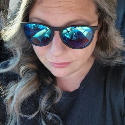 Liberal woman who recently moved from TX to OH. Divorced and not dating until #LesbianTikTok helps me realize I'm gay. https://t.co/fBQNuTFlwb #BlueCrew