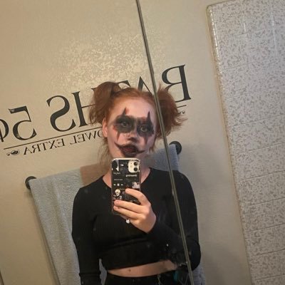 MHS 23 • She/They • You either cum in the sink, or sink in the cum • Singlest pringle you know • ♎️