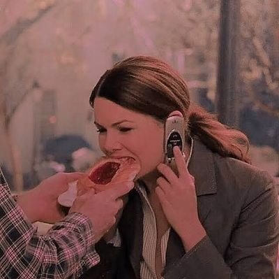 Estamos quase lá e também nem um pouco perto. Tudo o que importa é que estamos indo...
Viciada em Gilmore girls e comédias românticas mesmo tendo + de 30
