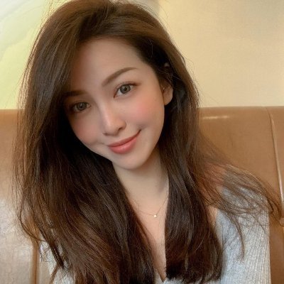 dove_they's profile picture. business lady