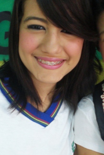 Modelo,Cantora de uma banda gospel,realista quando precisa e muito amiga :D