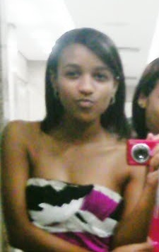 Pisciana,  estudante,  15 anos,   muito feliz *-*
Quer saber mais ?! , Segue?!