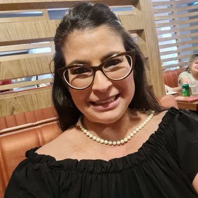 fatimapadilha10's profile picture. 