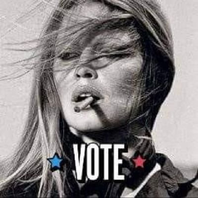 STILL A HARDCORE HILLARY LOVING SOUTHERN DEMOCRAT. ITS NOT COMPLICATED.