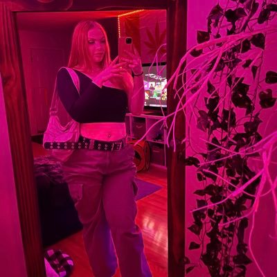 kaitbancescu_10's profile picture. 