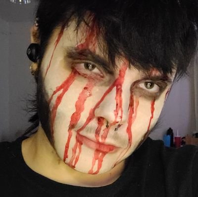 DiscountDeacon's profile picture. theatre kid ▪︎ PotO ▪︎ ur local opera ghost ▪︎ sometimes known as punk of the opera ▪︎ 21