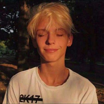 ArnoLuke8's profile picture. arn