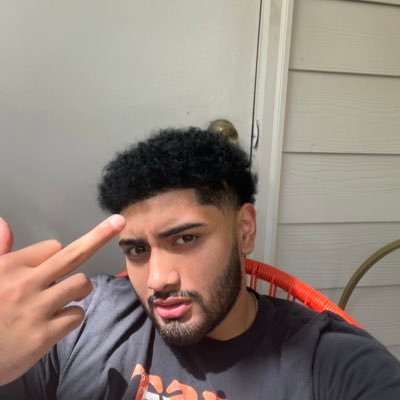/\/\ /\ ( |-| Profile