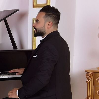 ah_4hu's profile picture. (مبرمج وكاتب روائي) بلادي يباح القتل والفن محرما / والموت يزهو النشيد عويل