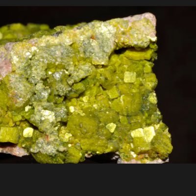 Promoteur de l’énergie a l’Uranium Naturel qui a fonctionné il y’a 2 milliards d’années a Oklo (Gabon).