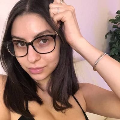 sympa gentille et aimable. j'aime la nature le cinéma resto ballade etc. 😍🥰
Google chat : peratc633@gmail.com