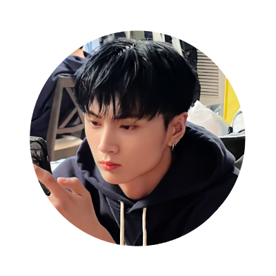 The rising star possibly gave serenity to the establishment, Park Jongseong. (2002)