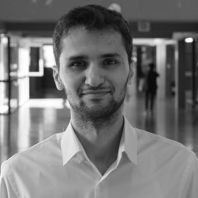 PhD student at UB, economist, anime and chess fan