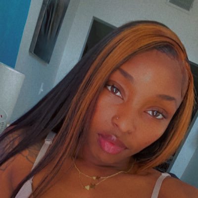 Florida Reside 🌴 but an Island Gyal 🇬🇾Nurse Bae...loading 👩🎓✨ Owner of : EmbracedxLace .