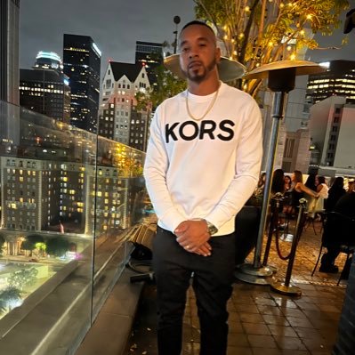 https://t.co/OxfvBSVpS2 CEO & Co-CEO of InYaFace LLC. Entrepreneur/Graphics/Videos/Marketing/ Management! Follow @KilleenHipHop @InYaFace_ENT #SWACALUMNI
