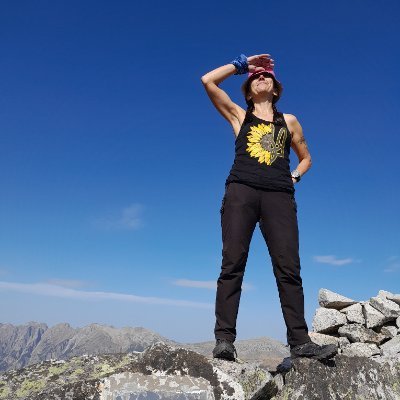 Roots in Bulgaria, eyes in the sky. Found of hiking and running in the mountains. Supporting Ukraine.