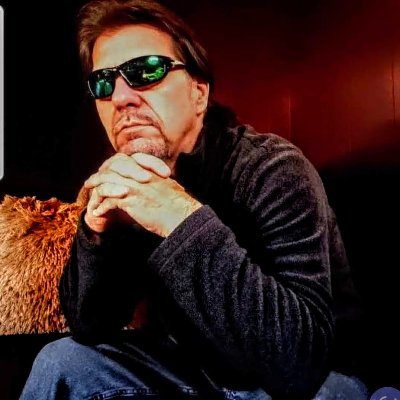 Just here for ??? Damned if I know. Starting over with new account, don't correct my typos 🙃 #Giants #SternShow #Resist NO MAGA