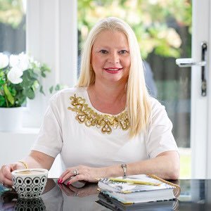 A Professional Organiser & Declutterer since 2015, covering Ilkley, Skipton, Harrogate, Leeds, Bradford, and Hull. Making Homes and Heads Calmer.