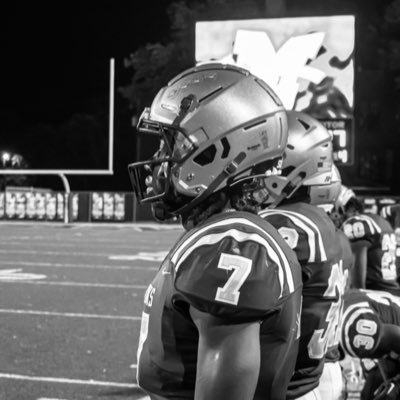 MHS football 🏈|| Track & field 🏃🏾‍♂️|| 6’1||190Ib ||class 2023||RB/WR|| Coachable and hard working|| https://t.co/k1GzzxPD1g