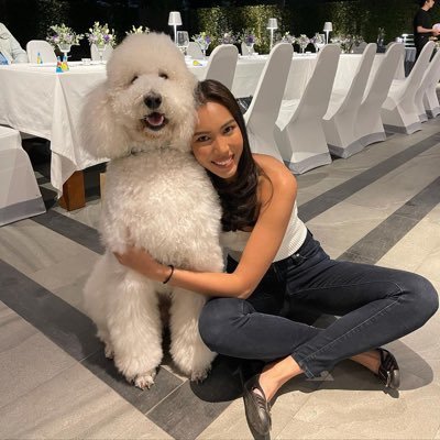 ARuixue's profile picture. I got divorced at the age of 32 and I own two stores in New York a beauty salon and a women's shoe store