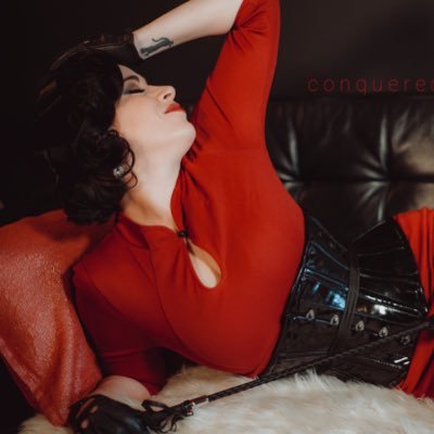 Mistress Lenora 💋 Chicago Dominatrix Profile