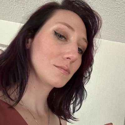 EJ_Mac13's profile picture. Mom of 2 and lover of sleep and life balance