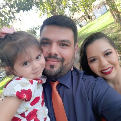 • Filho, Marido e Pai
• Enfermeiro Apoiador Técnico de Atenção Primária em Saúde
• Instrutor de Inglês - Wizard Idiomas