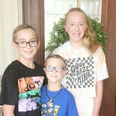 MelissaRoy09's profile picture. MomOfThree