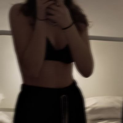 erieminval's profile picture. ♡