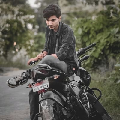 Subhadip_4's profile picture. stuDent_📚
Intersted_in_sinGiNg🎼
Guitarist ❤️‍🩹
😎আবেগপ্রবণ ||একাকীত্ব|| 
সুখ সন্ধানী|
|স্পষ্ট বাদী||møddy||
|কৌতুহলি |
অবুঝ অগোছালো বালক😋