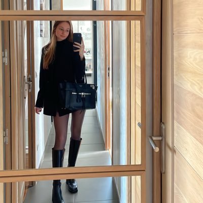 ioa_ln's profile picture. cry baby