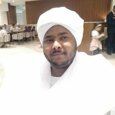 إذا مدح الرجل نفسه ذهب بهاؤه. إن إحترام النفس أول دلائل الحياة .