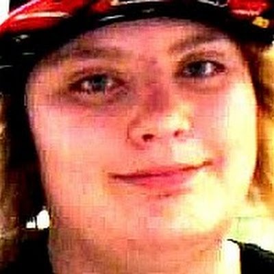 Elizabe31050321's profile picture. 