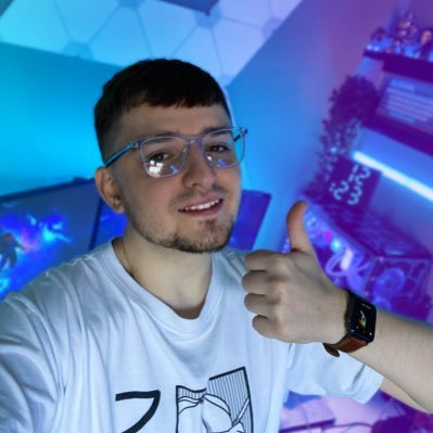 Tech lover / Cat petter / YouTube Man / Streamer Guy 90K Subs & 11M views on YouTube! 80K followers on TikTok! ⬇️ Check out my links below! ⬇️
