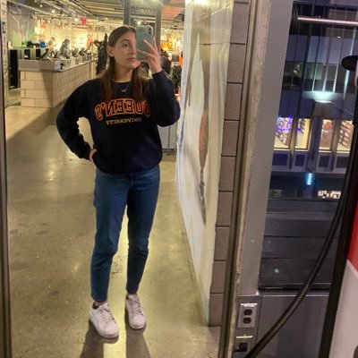 sydney57309230's profile picture. only here when i’m bored and want to catch up on internet drama