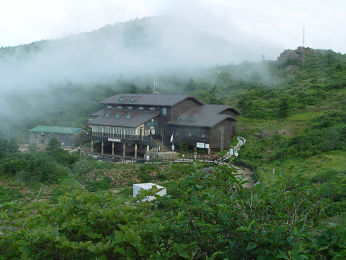 fog_curtain's profile picture. 달리기, 등산 등 내몸을 좀 힘들게 하는 걸 즐겨하는 그런 사람
넘들은 도전이라는데 저는 생각버리기라고 생각합니다.