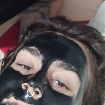 arvoredegatin's profile picture. italiana em terras de oxalá, no ato de assumir a si
vegana • itinerante • consciente