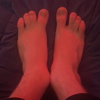 Just a guy who likes to sell pictures of his feet. Exotic 4 toes and webbed. -DM on @feetfinder for Custom Pics!- 🦶🏼FIND ME ON FEET FINDER @Mister4toes 🦶🏼