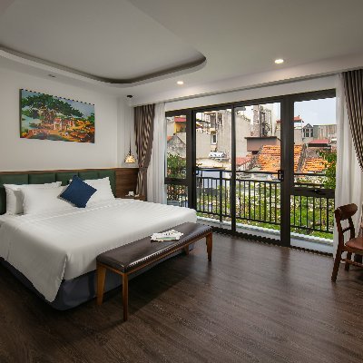 Well set in the Hoan Kiem district of Hanoi, Hanoi Vacanza Premier Hotel is located 500 metres from Hanoi Old City Gate, 800 metres from Thang Long Water Puppet