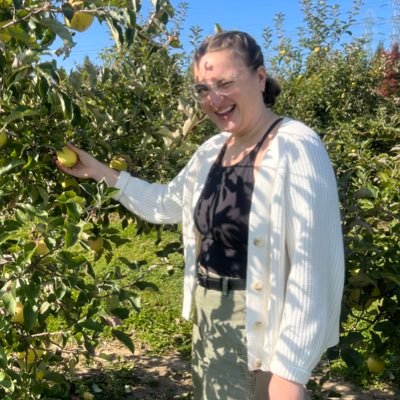 mackenziewolfff's profile picture. she/her