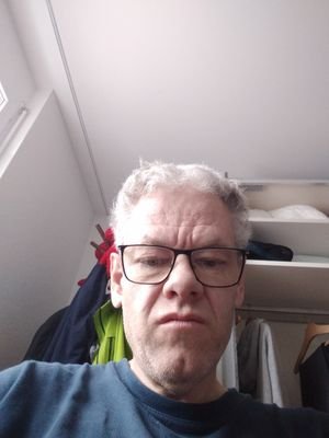 Ich gehe gerne fotografieren wandern und schwimmen wer will kann mitkommen