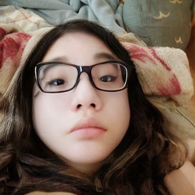 子供達と一緒にガンプラ作るようになったおじさん。子沢山家族の親父です。
テレビゲームやTRPGを若い時分からず~っと愛好しています。
…そんな。
プロフの写真は顔変アプリで加工した体重100kgのおっさんのものです。