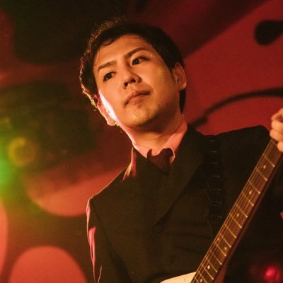 ヴァニキ、バンジー、ヒー坊。The Bitというバンドで曲書いてギター弾いて歌ってます。他にもいろいろやってます。辛い食べ物大好き。Bubba.