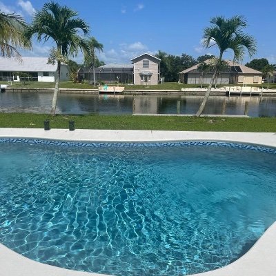 Beautiful Waterfront Vacation Home in Cape Coral, Florida w/Heated Pool, 3 Kayaks, 2 Bikes & Hot Tub on Canal w/dock.Dogs ok https://t.co/mYF1AVmVOD