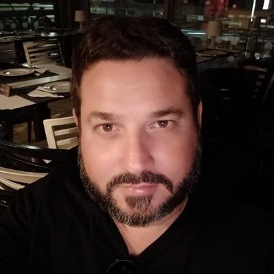 luhfe76's profile picture. 