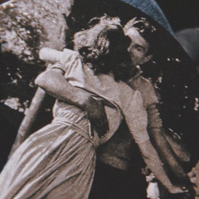 analuu1707's profile picture. Just flows ✨💕🌈