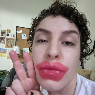 KaseyBritt_'s profile picture. huh?
They/Them